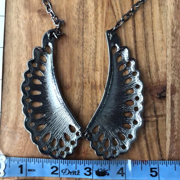 3/$25 Gun Metal Peter Pan Collar Statement Necklace - Picture 4 of 5
